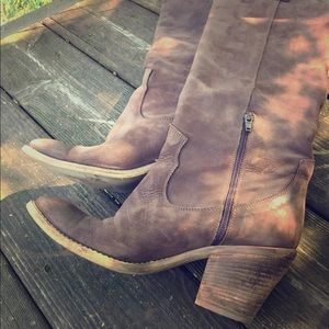 Trotta & Pagano Italian leather knee high boots.